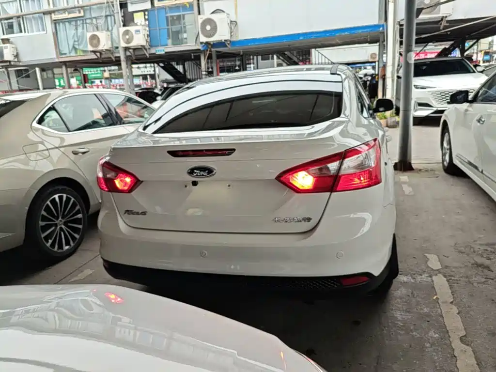 Ford Focus 2015 2012 Sedan 1.6L Automatic Trend