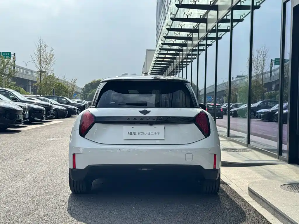 MINI Electric MINI COOPER 2025 2025 Model 456km COOPER E Classic