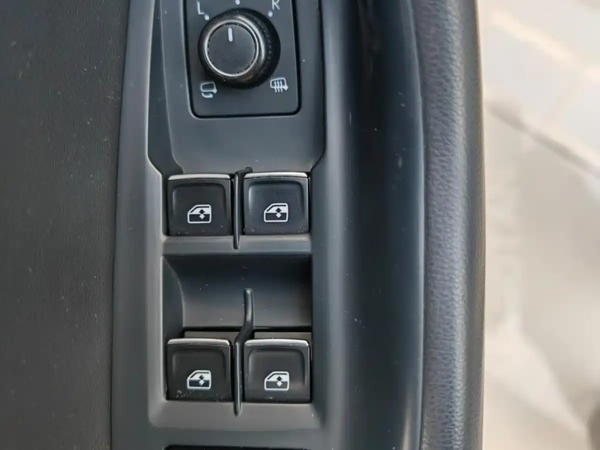 Volkswagen Magotan 2020 330TSI DSG Leading фото 16