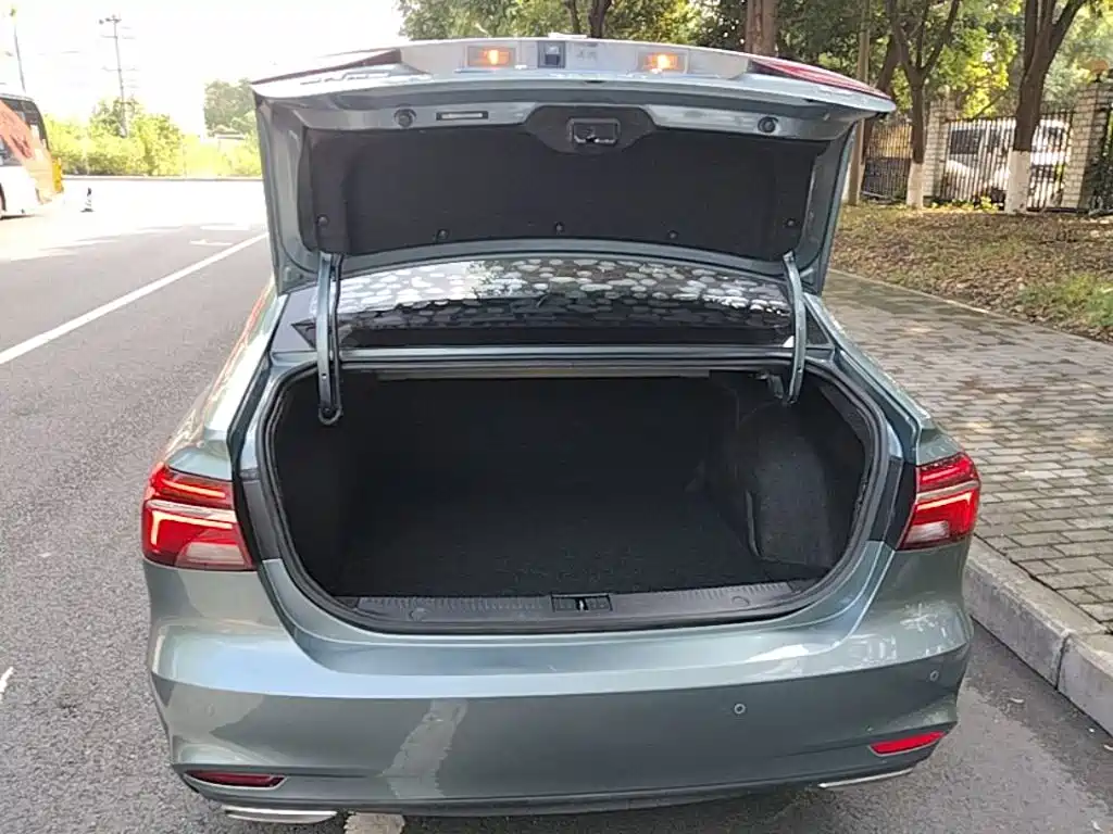 Roewe i6 2019 2018 20T Automatic Flagship Edition
