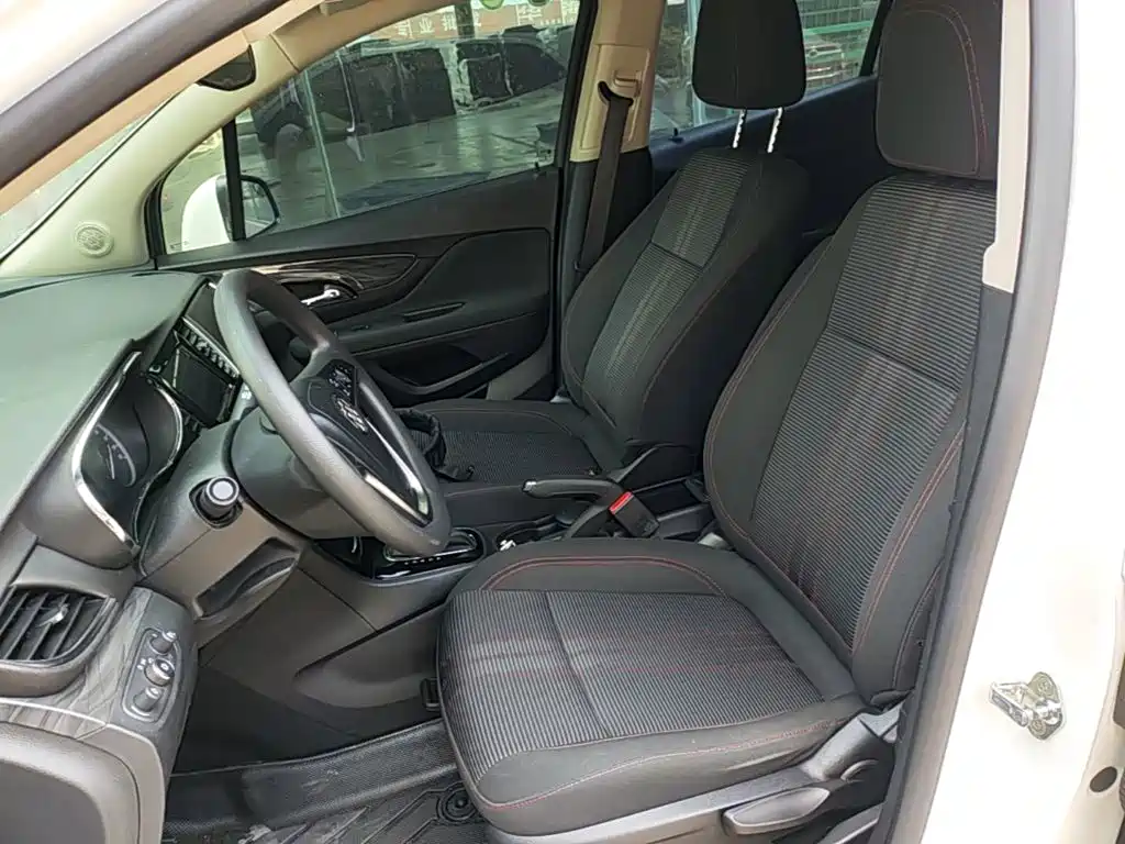 Фото 15 - Buick Encore