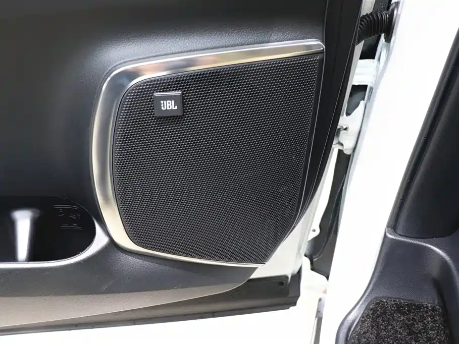 Toyota Vellfire 2020 Twin Engine 2.5L HV Premium Edition фото 13