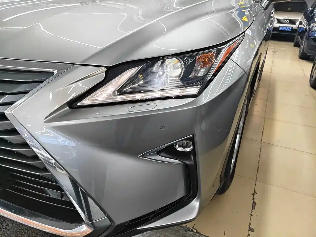 Photo 24 - Lexus RX