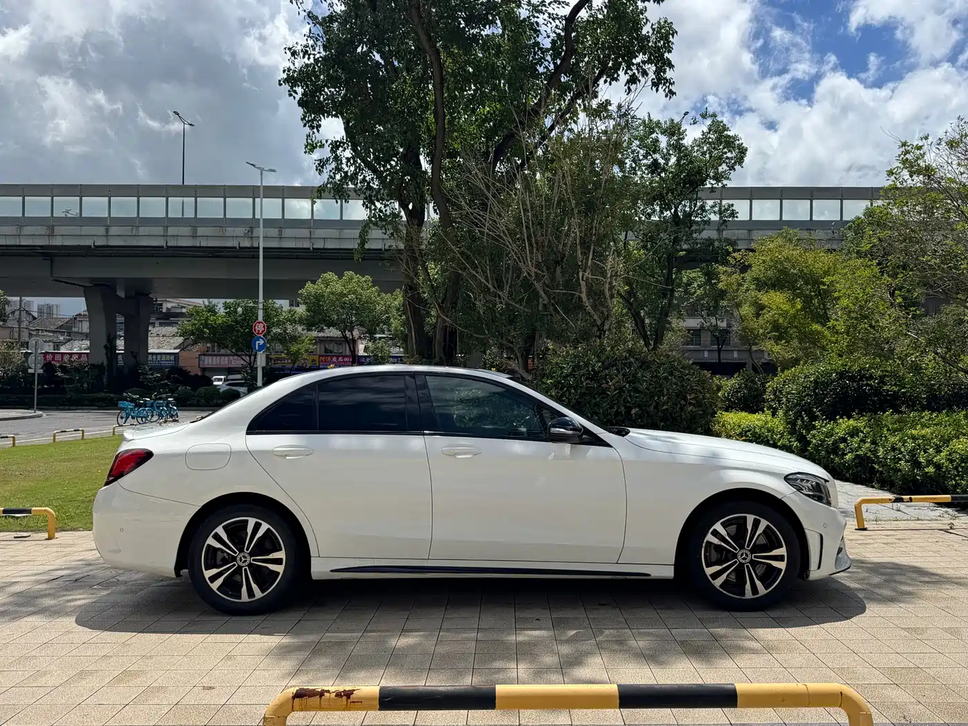 Photo 3 - Mercedes-Benz C-Class