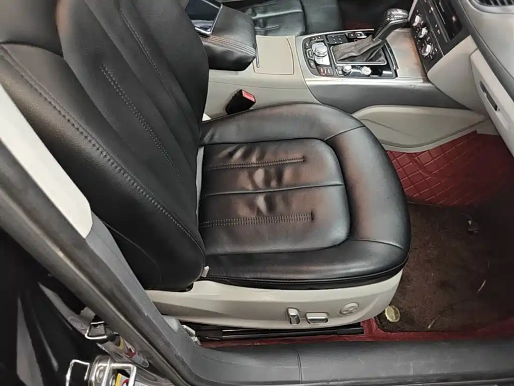 Фото 25 - Audi A6L