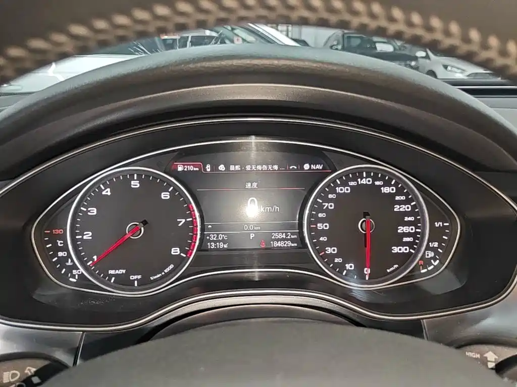 Фото 12 - Audi A6L