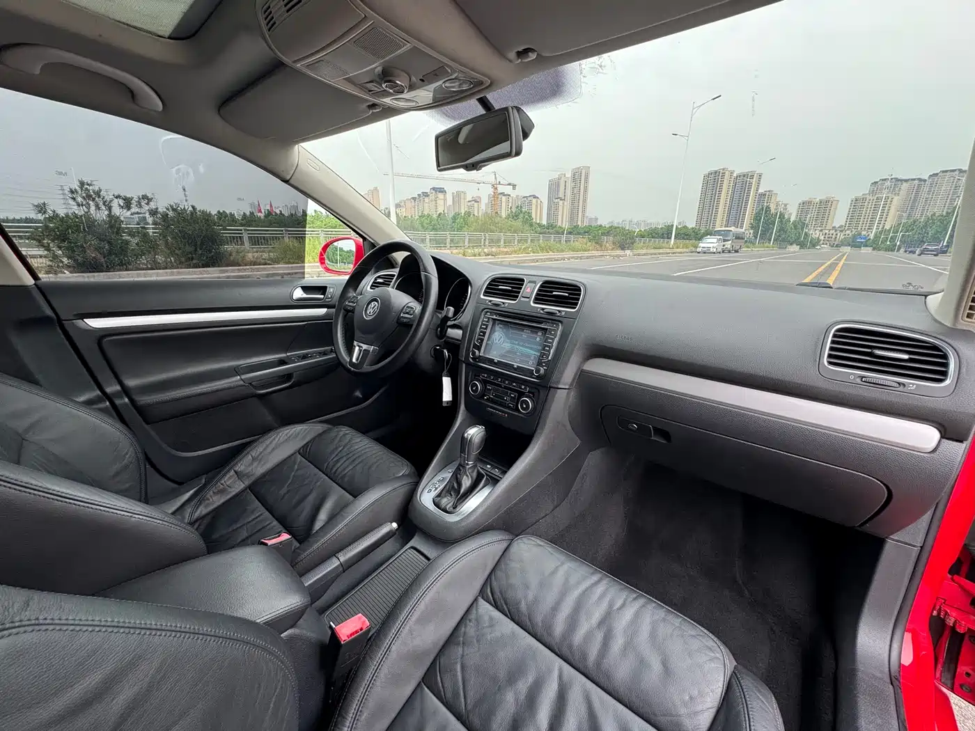 Volkswagen Golf (Import) 2011 Model 1.4TSI Luxury Touring фото 22