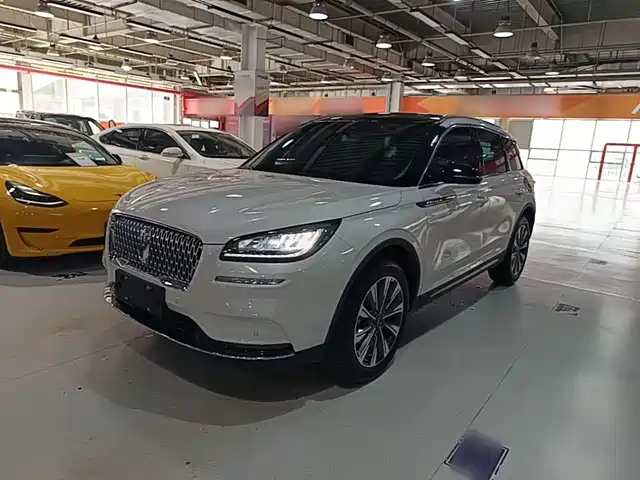 Lincoln Adventurer 2022