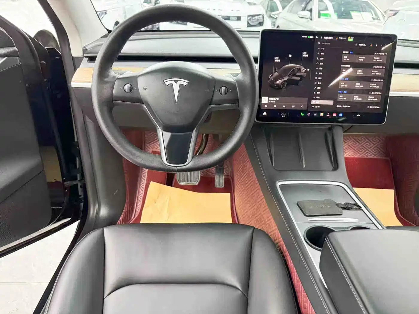 TESLA MODEL Y