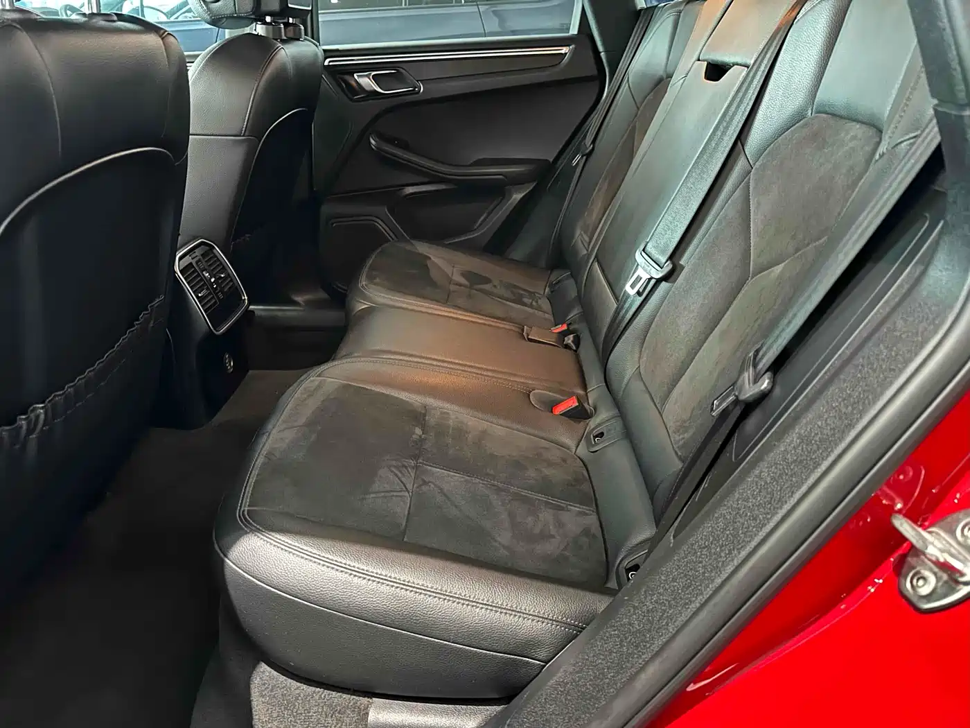 Porsche Macan 2017 Macan 2.0T фото 6
