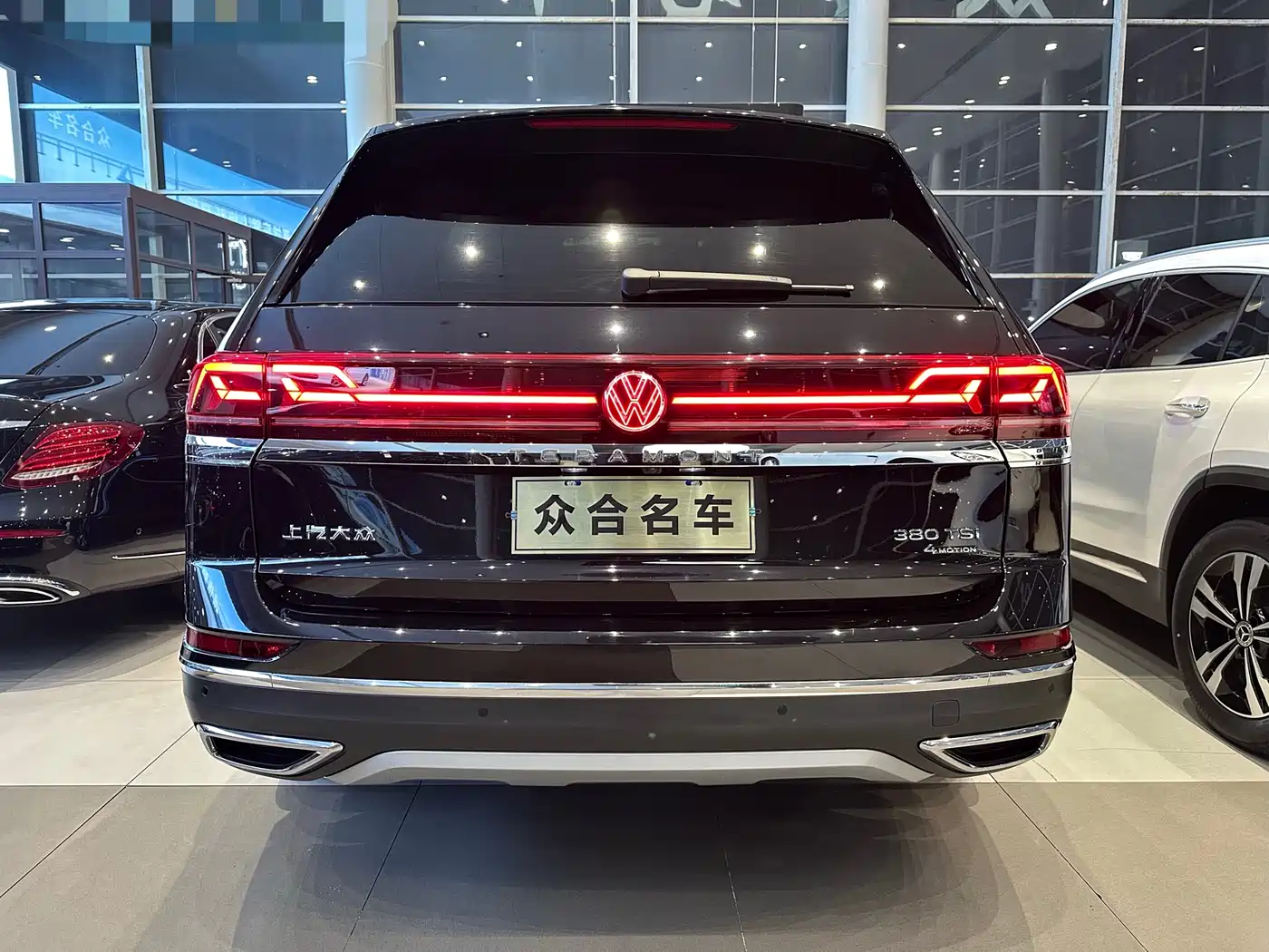 Volkswagen Teramont 2024 380TSI 4WD Dragon Glory Edition фото 5