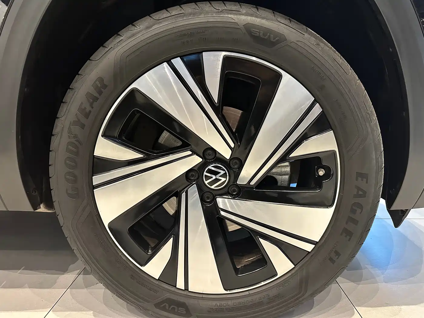 Volkswagen Teramont 2024 380TSI 4WD Dragon Glory Edition фото 21