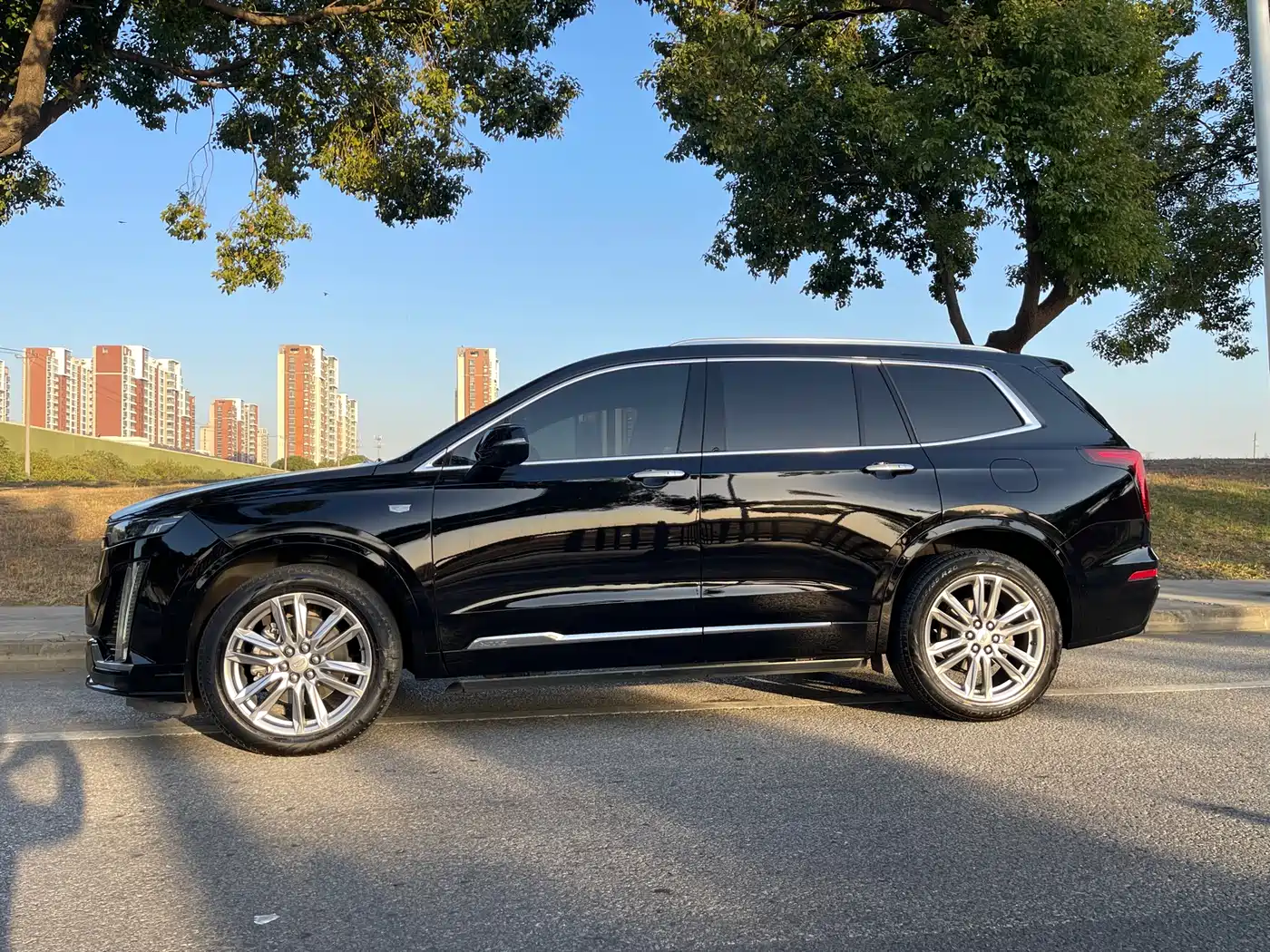 CADILLAC XT6