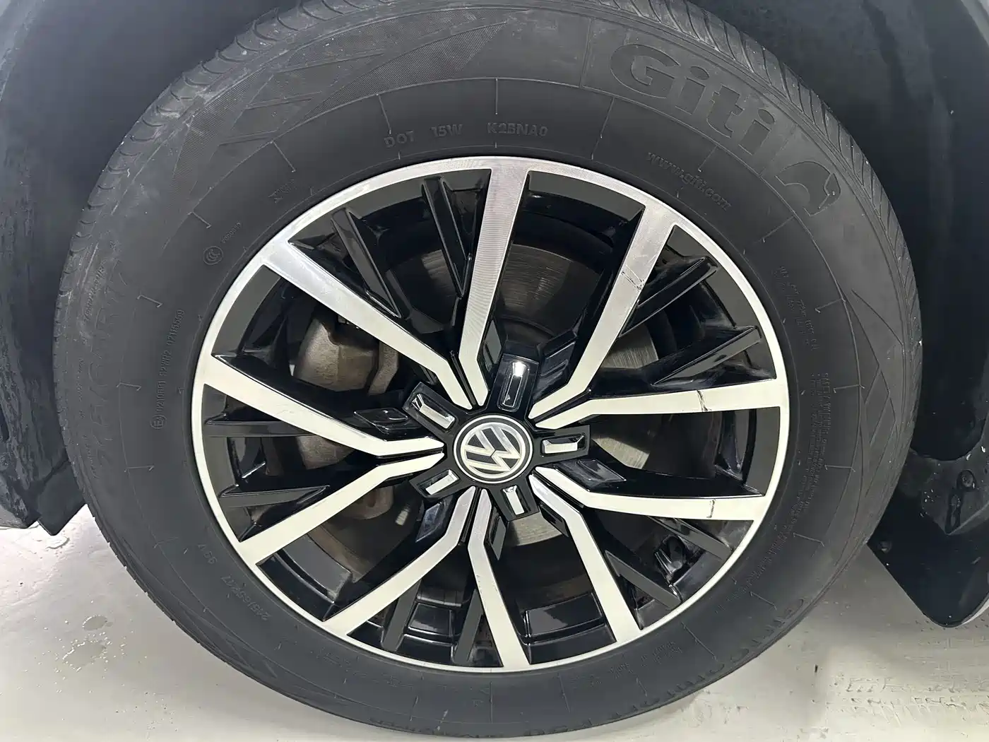 Volkswagen Tiguan L 2018 Facelift 330TSI Automatic 2WD Comfort Edition фото 13
