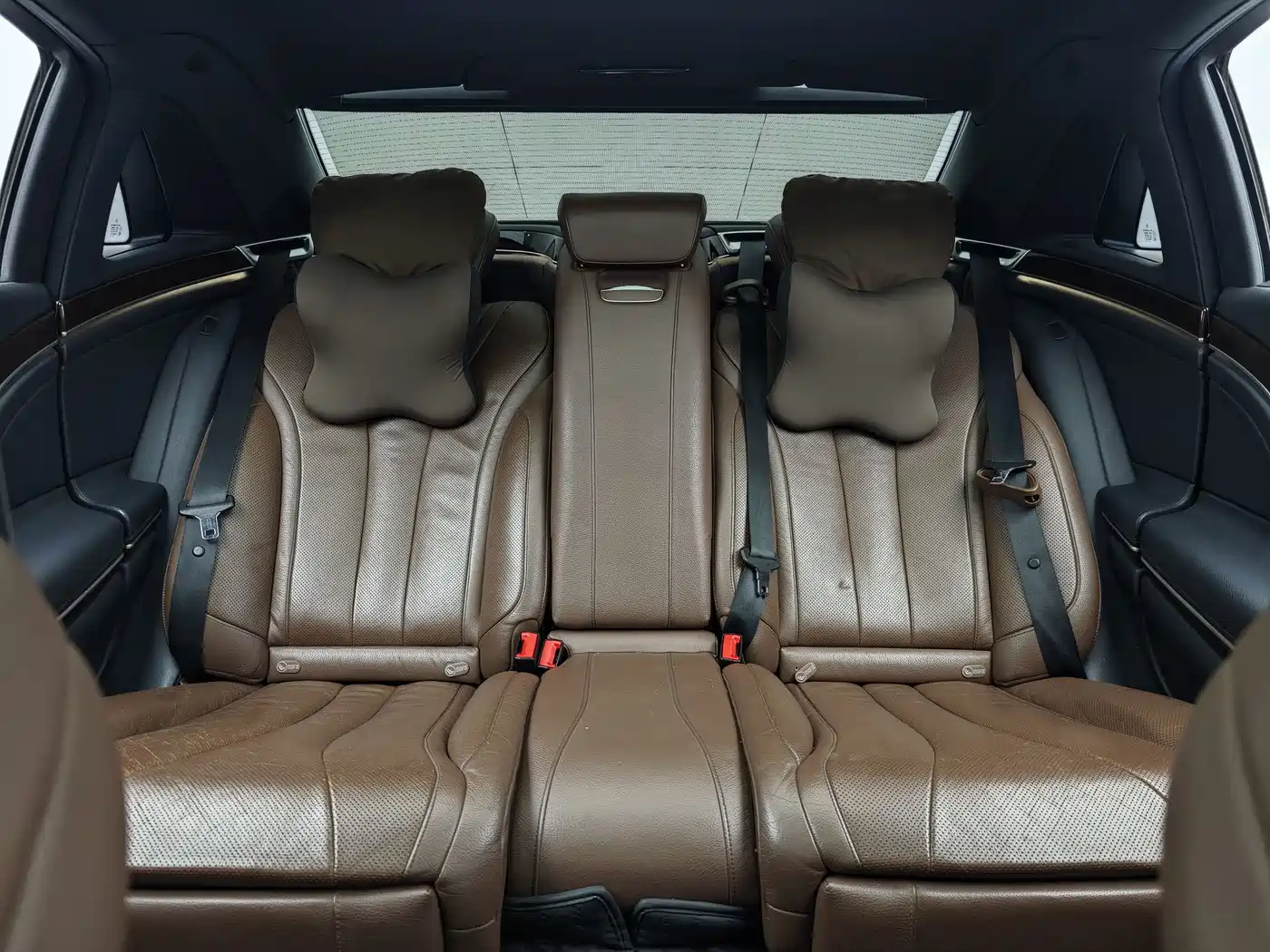 Photo 14 - Mercedes-Benz Maybach S-Class