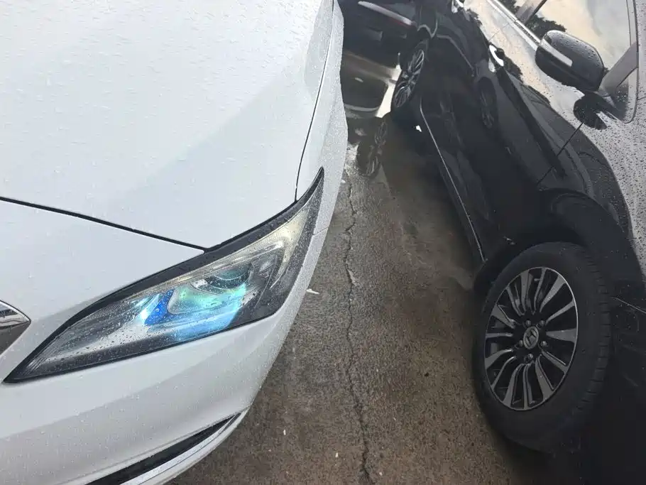 Buick Verano 2016 2017 Sedan 20T DCT Leading