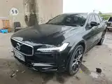 Photo 2 - Volvo V90