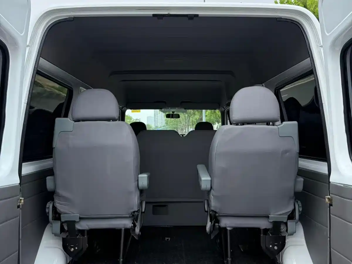 Ford Classic Transit 2015 2015 2.8T Diesel Short Wheelbase 6-Seater Mid-Roof MPV JX493ZLQ4