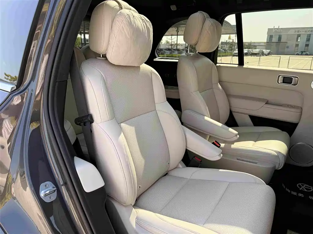 Li Auto Li L8 2025 2025 Ultra Smart Renewal Edition