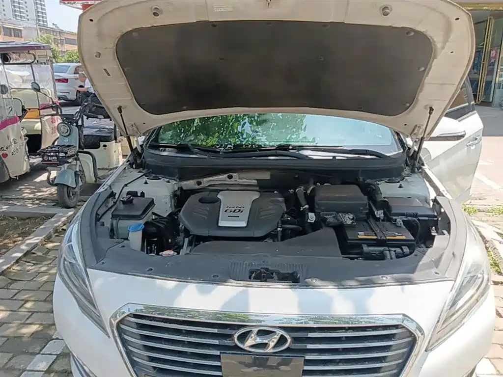 HYUNDAI SONATA