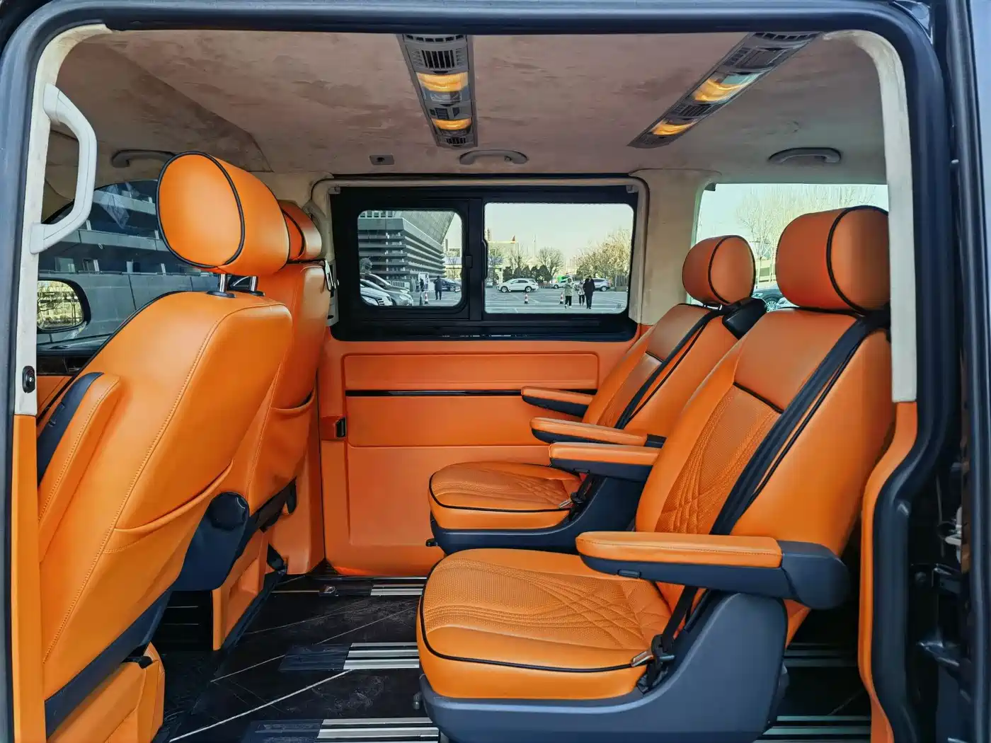 Volkswagen Multivan 2012 2.0TSI 2WD Business Edition фото 8