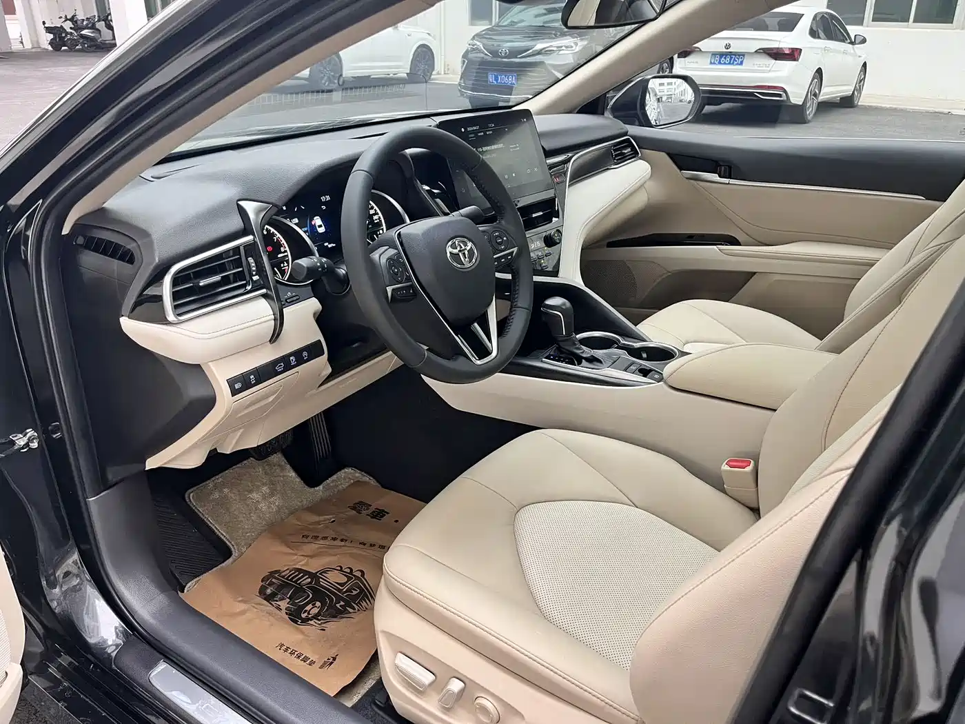 Toyota Camry 2023 2.0G Luxury Edition фото 9