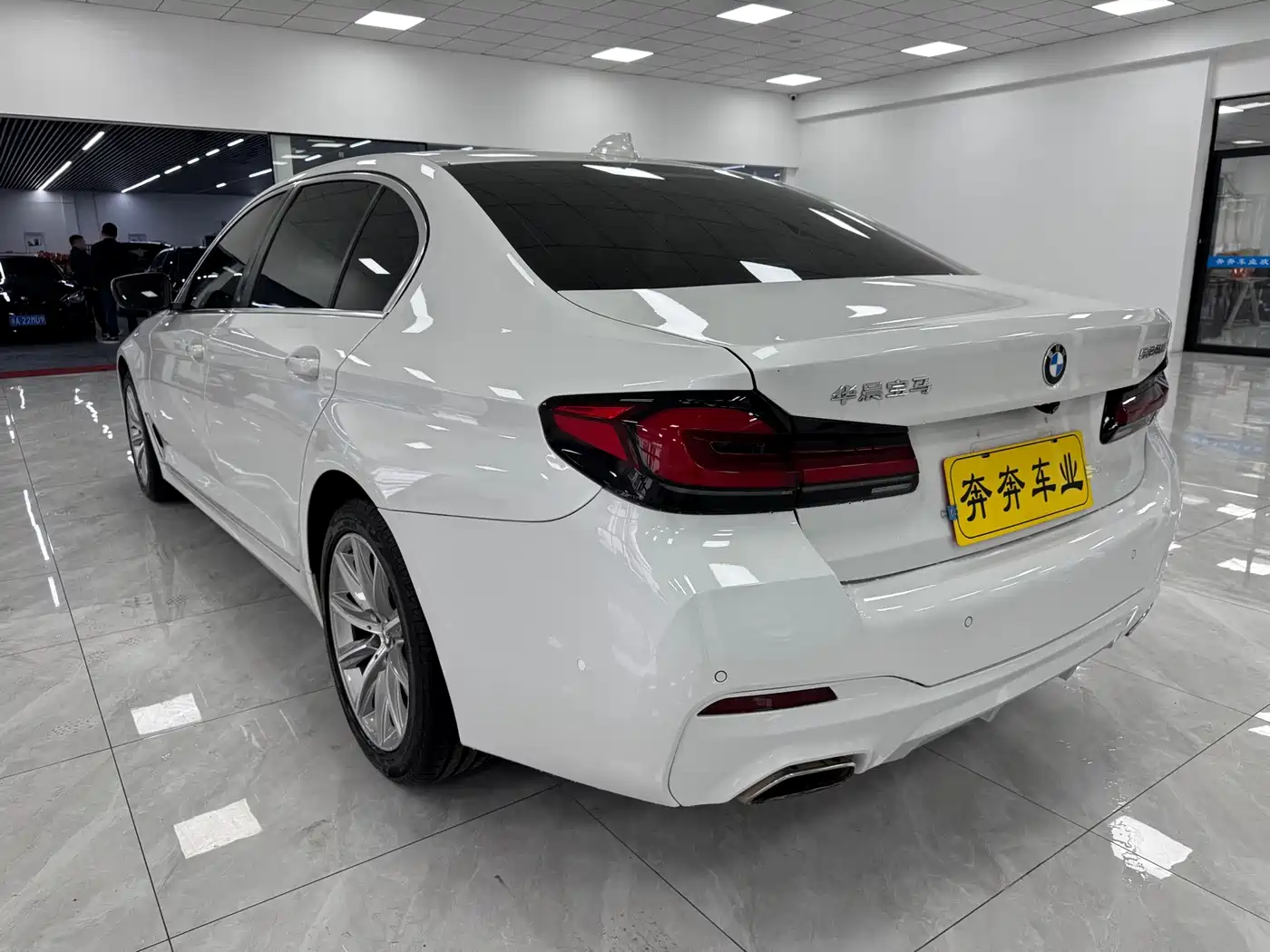 BMW 5 Series 2018 528Li Launch Special Edition фото 5