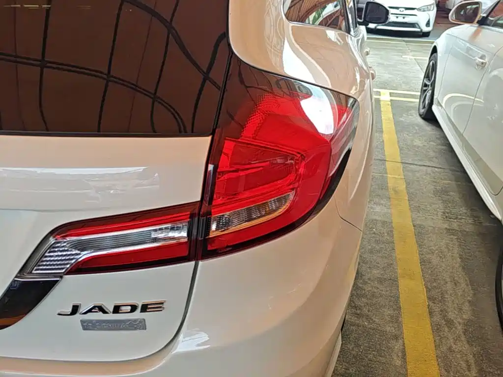Honda Jade 2018 2017 1.8L Automatic Comfort Edition 5-seater