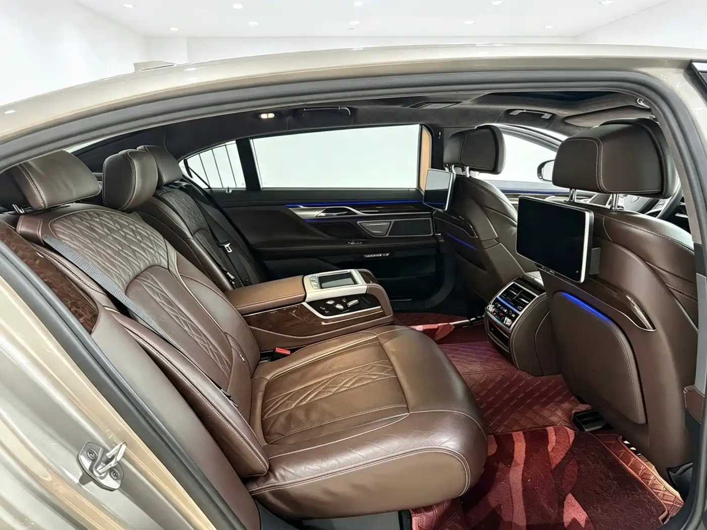 Photo 8 - BMW 7 Series