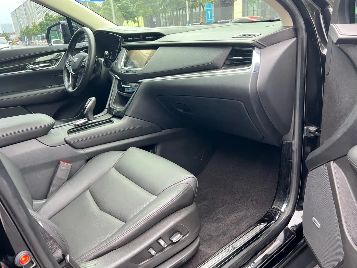 Cadillac XT5 2017 Anniversary Edition 28T 4WD Luxury фото 19