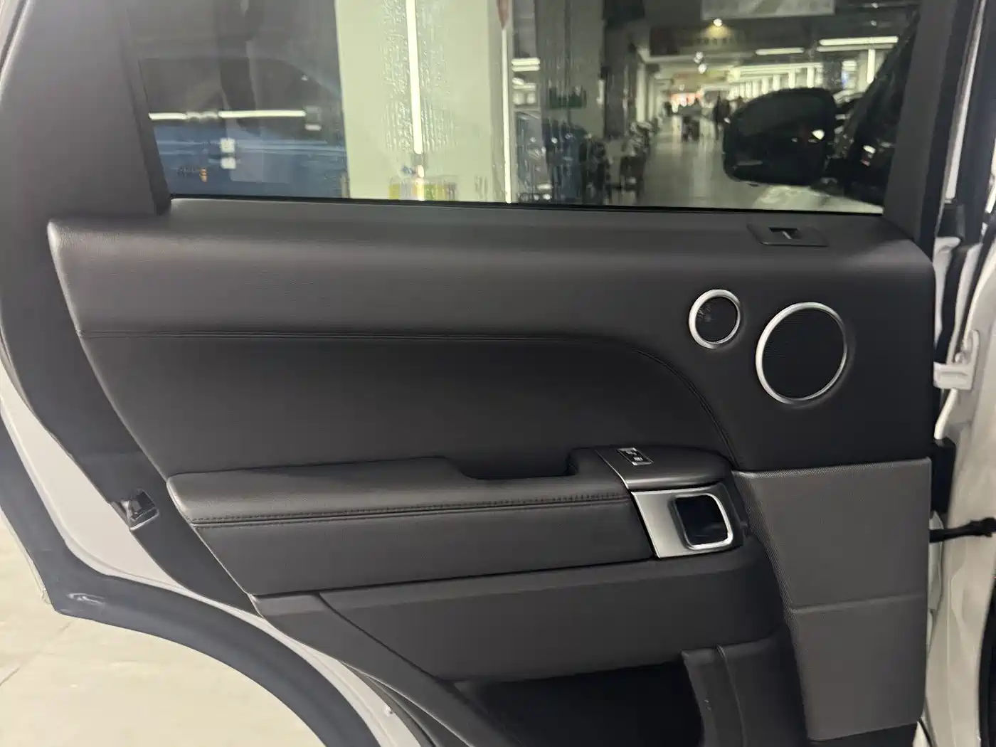 Land Rover Range Rover Sport 2017 3.0 SC V6 SE фото 13