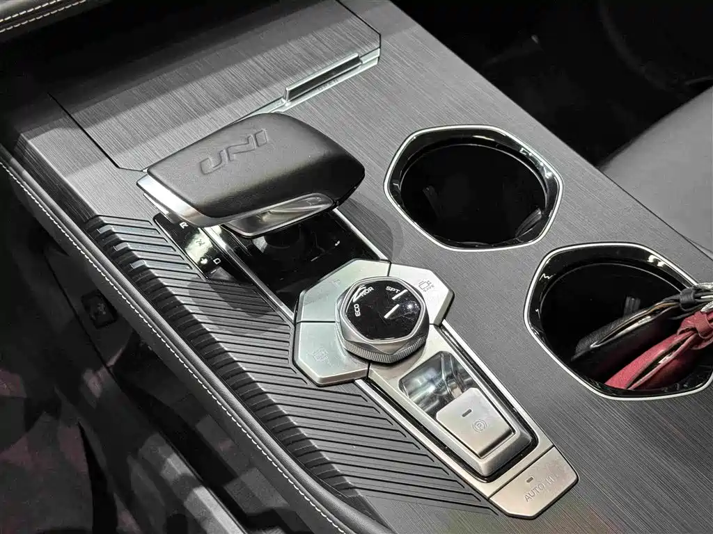 Changan UNI-K 2025 2024 2.0T FWD Global Edition