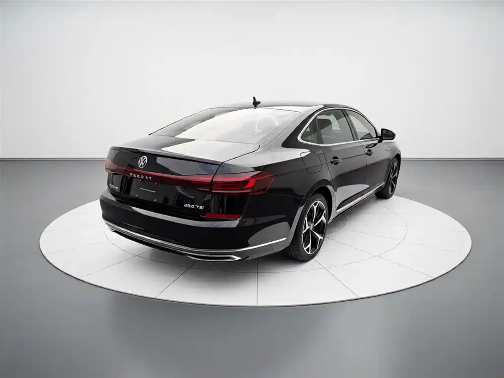 Volkswagen Passat 2023 330TSI Starlight Premium Edition фото 5