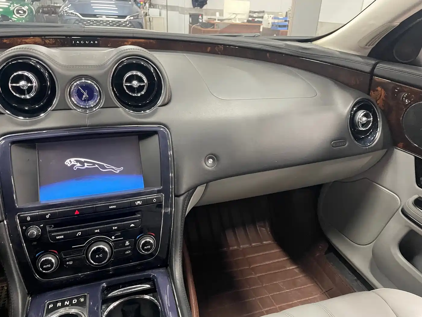 Jaguar XJ 2012 2012 XJL 3.0 Panorama Business