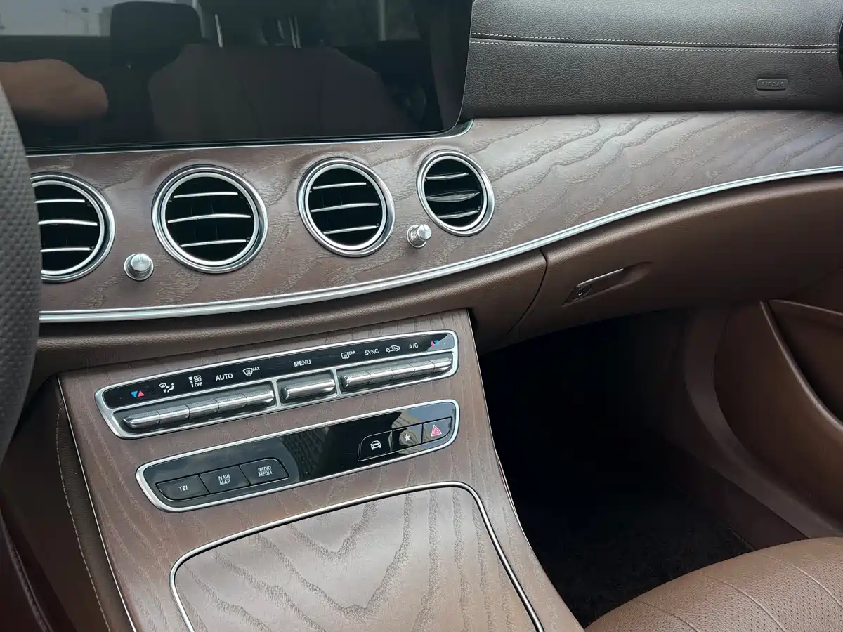 Mercedes-Benz E-Class 2021 E 300 L Luxury фото 13