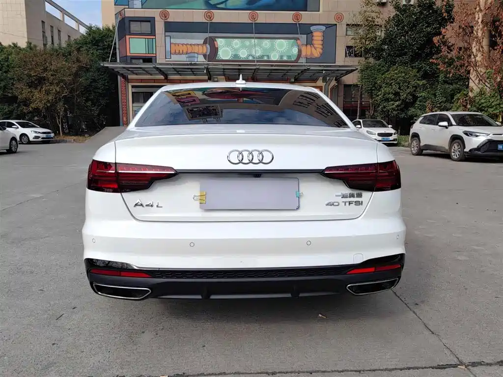 Audi A4L 2023 40 TFSI Luxury Sport фото 17