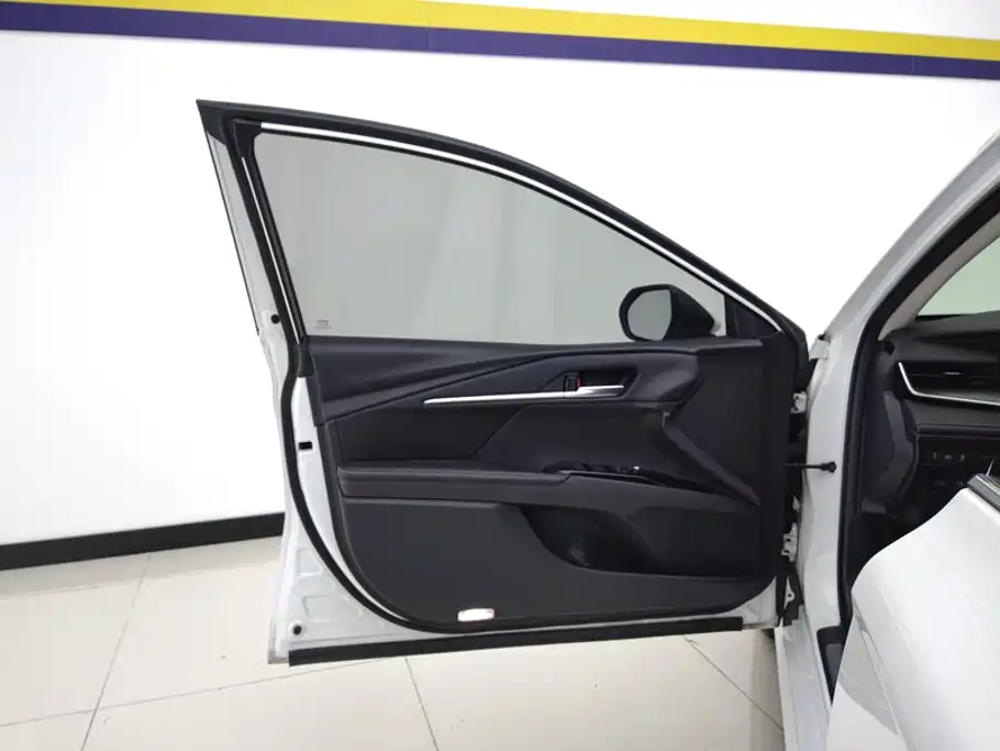 Photo 7 - Toyota Camry