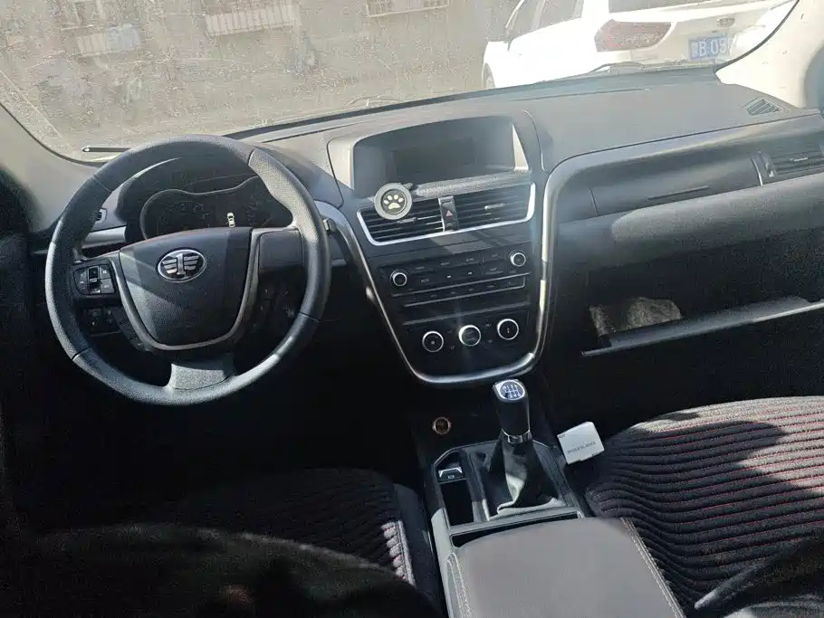 Besturn X80 2016 2017 2.0L Manual Base