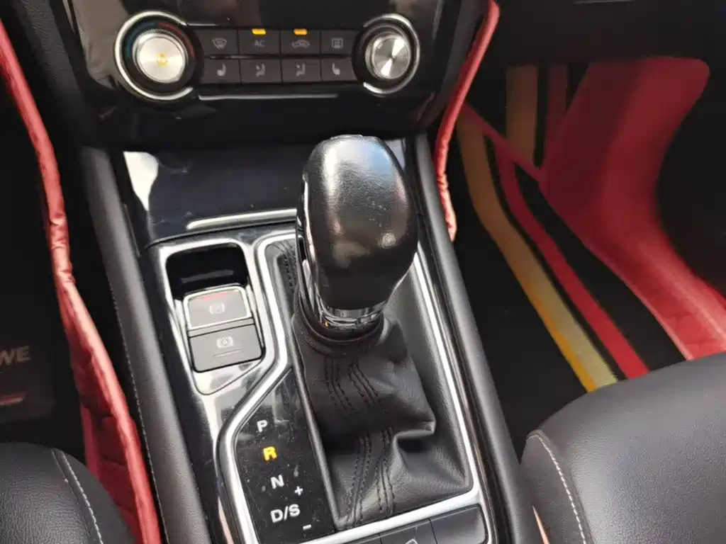 Roewe RX3 2020 2020 1.6L CVT 4G Ultra Comfort Flagship