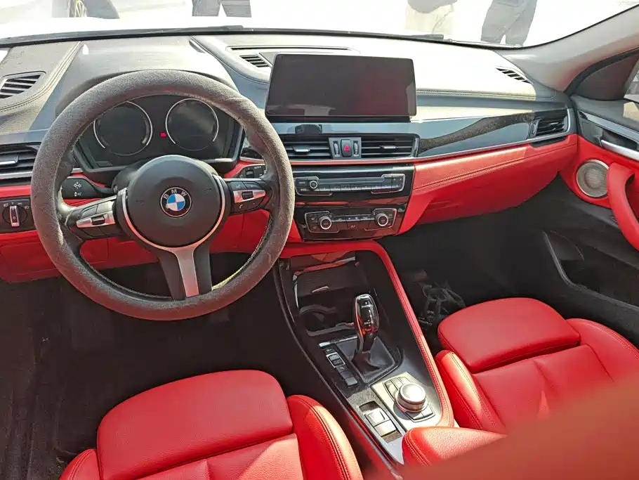 Photo 12 - BMW X2