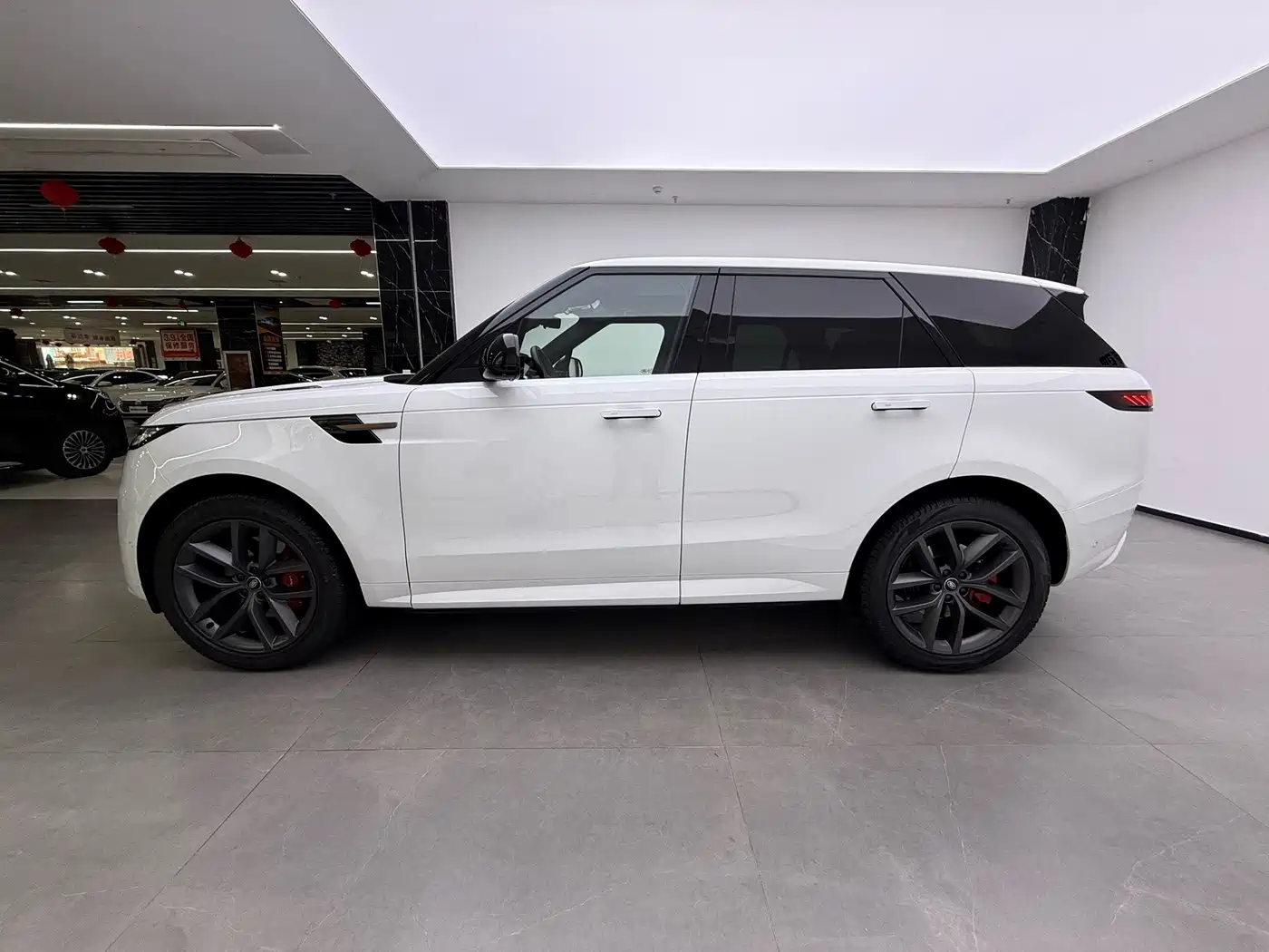 Land Rover Range Rover Sport 2025 2024 400PS Dynamic SE