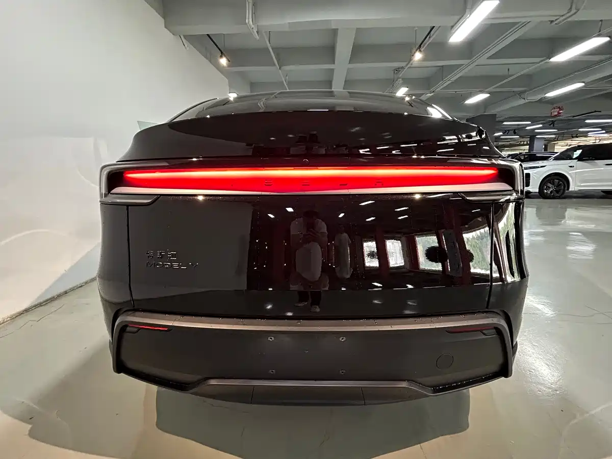 Tesla Model Y 2026 2026 Rear-Wheel Drive