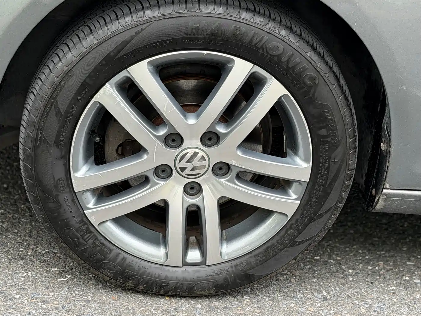 Volkswagen Sagitar 2011 1.6L Automatic Fashion фото 4