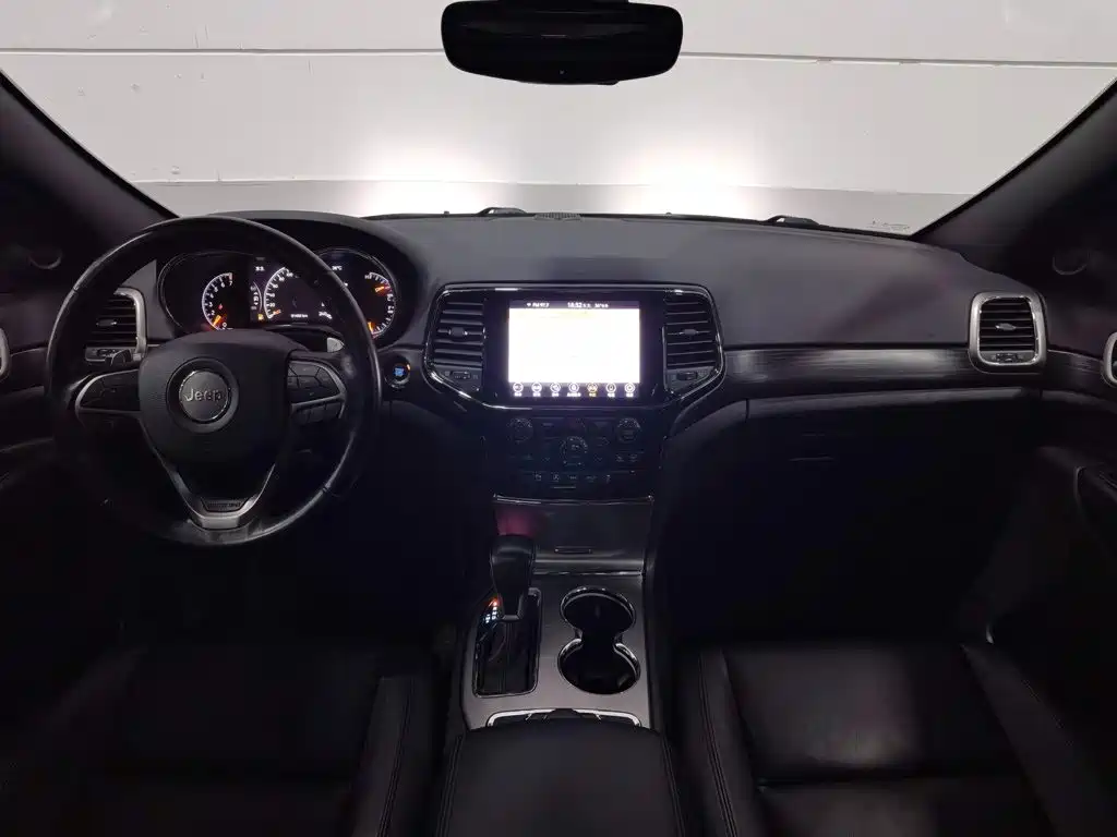 Фото 5 - Jeep Grand Cherokee (Import)