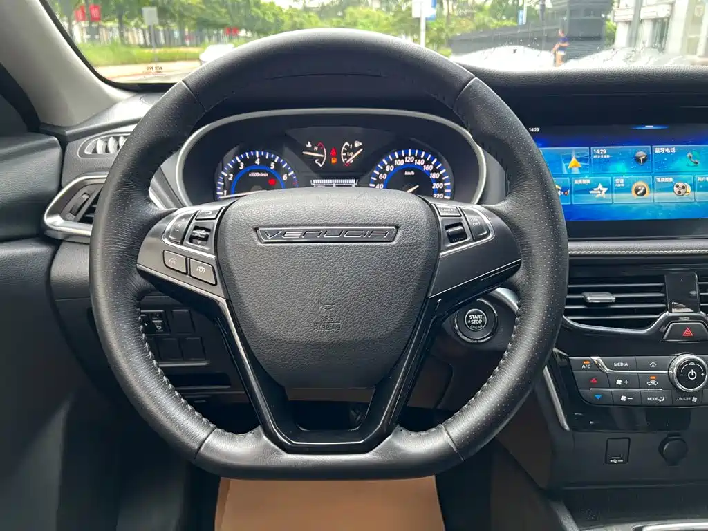 Venucia T90 2018 2018 2.0L CVT Smart Connection Intelligent Edition China V