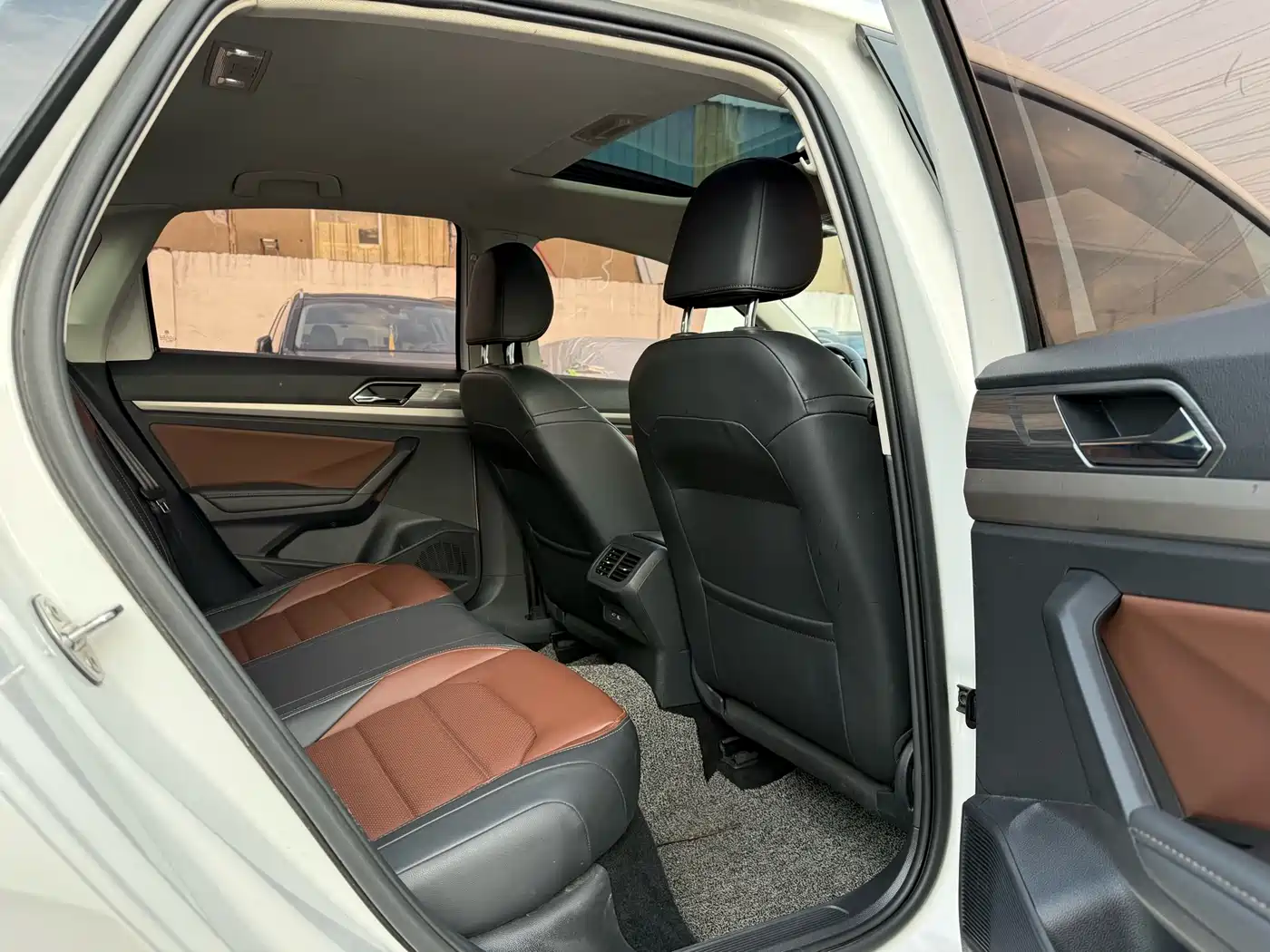 Volkswagen Lavida 2022 280TSI DSG Luxury Edition фото 9