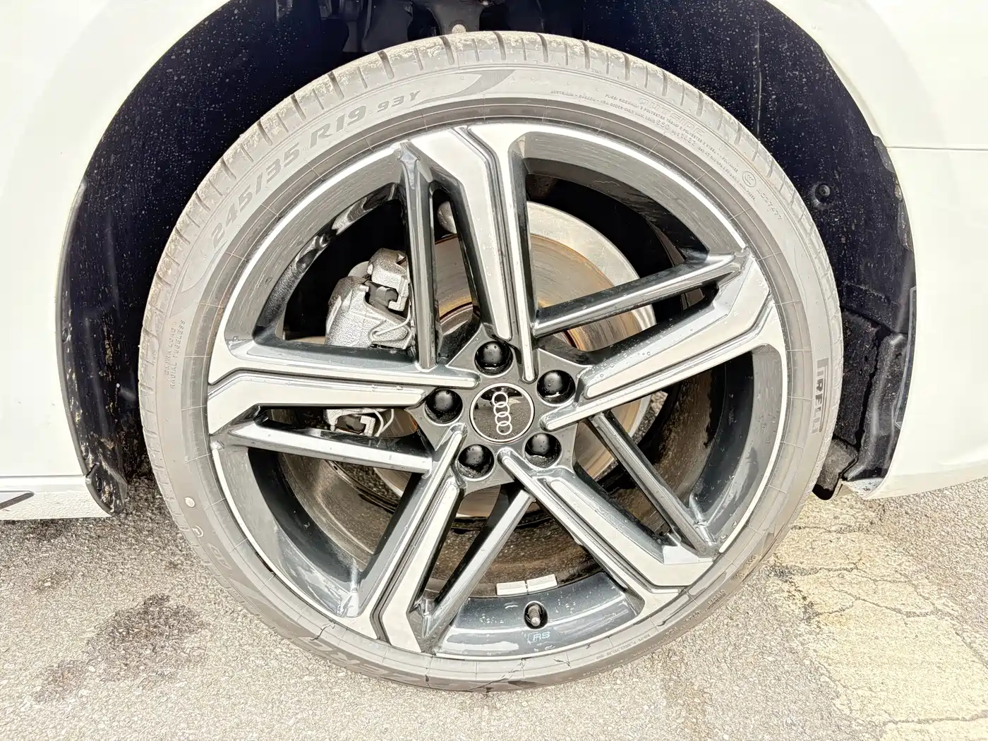 Audi A4L 2025 2 Million Celebration Edition 40 TFSI Luxury Dynamic фото 22