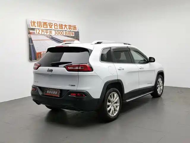 Jeep Cherokee (Import) 2014 2.4L Luxury — фото 2
