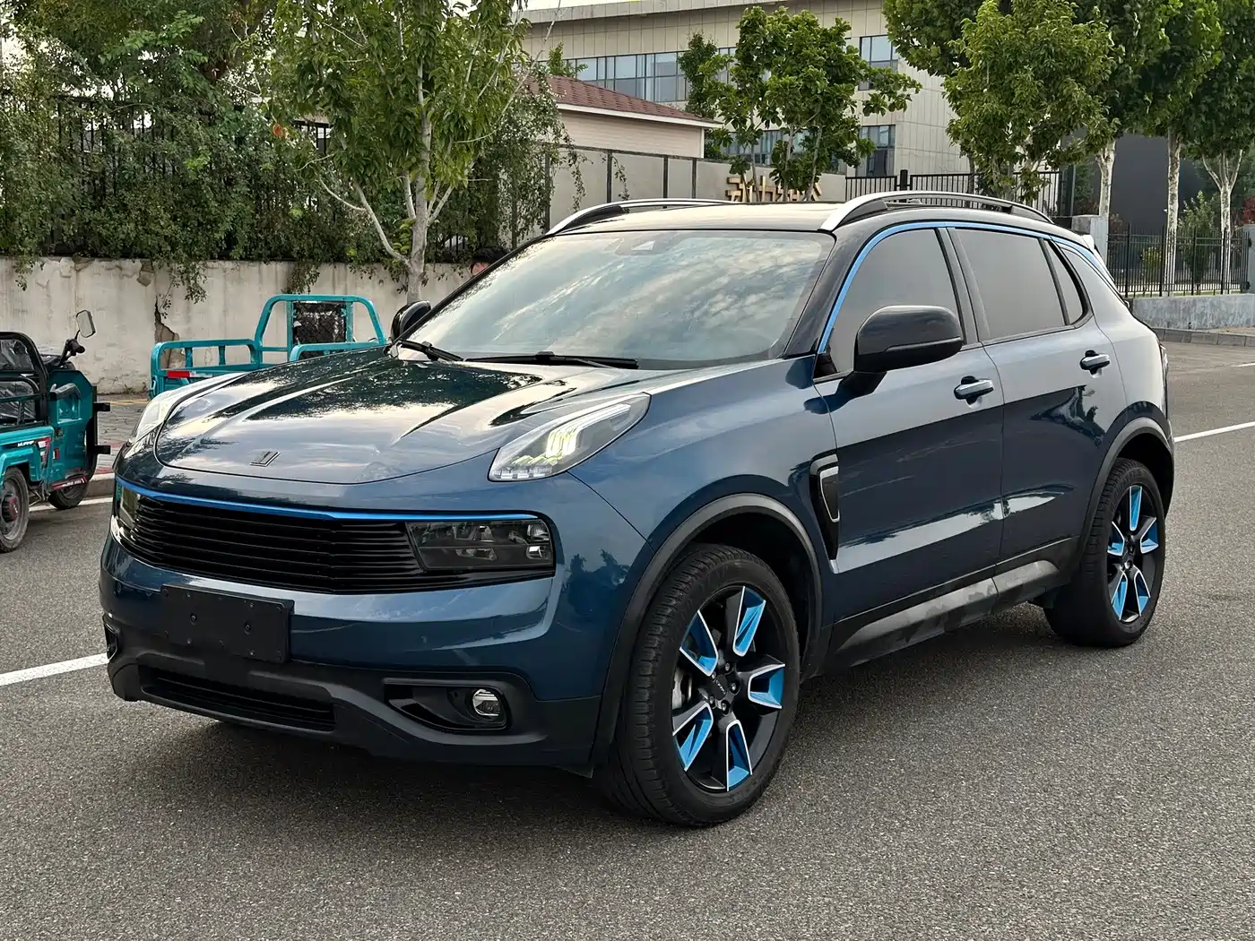 Lynk & Co 01