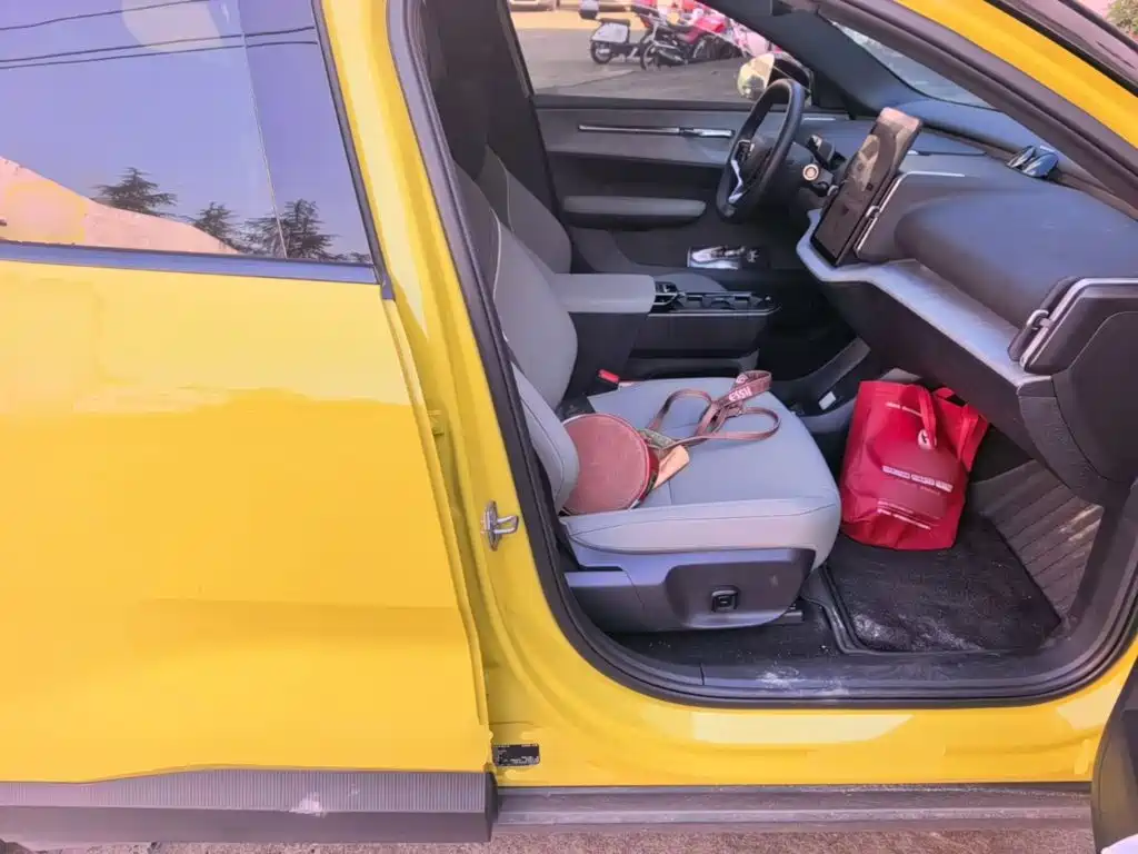 Volvo EX30 2024 2025 RWD Long Range Ultra